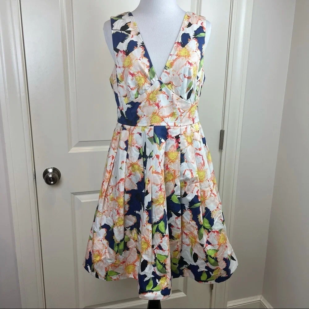 J Crew Collection Floral Cove V-neck Dress Cotton Sleeveless Size 6 - Picture 3 of 16